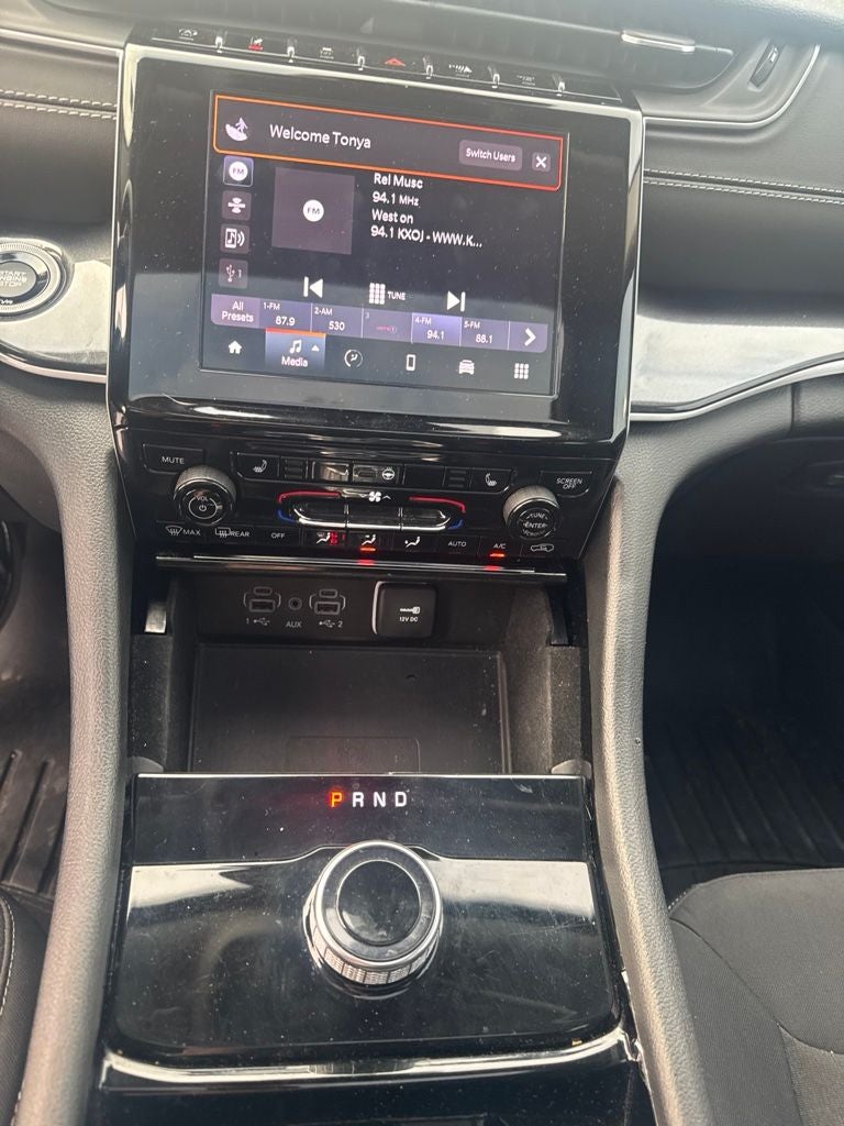2022 Jeep Grand Cherokee L Laredo
