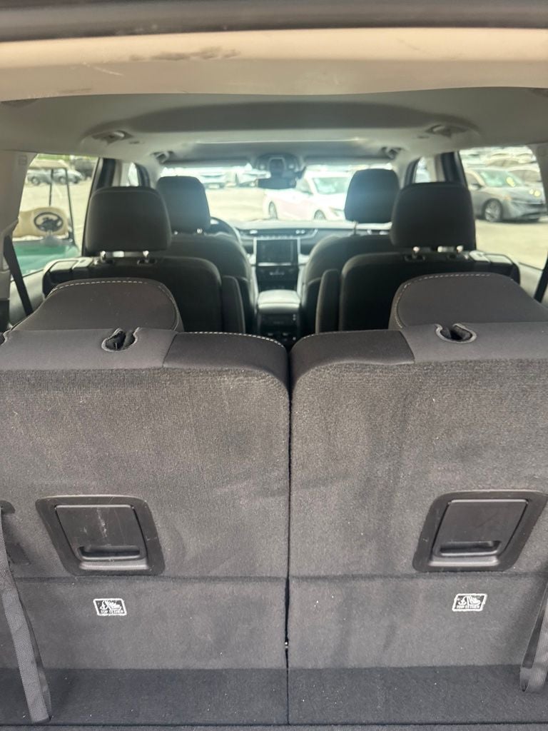2022 Jeep Grand Cherokee L Laredo