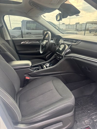 2022 Jeep Grand Cherokee L Laredo