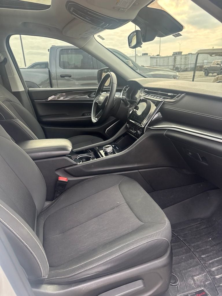2022 Jeep Grand Cherokee L Laredo