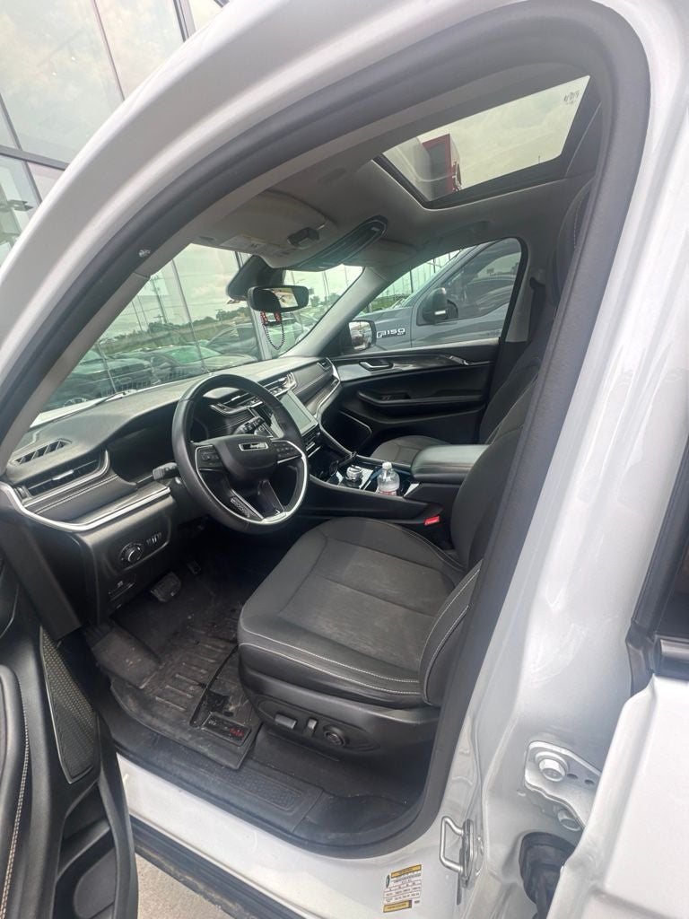 2022 Jeep Grand Cherokee L Laredo