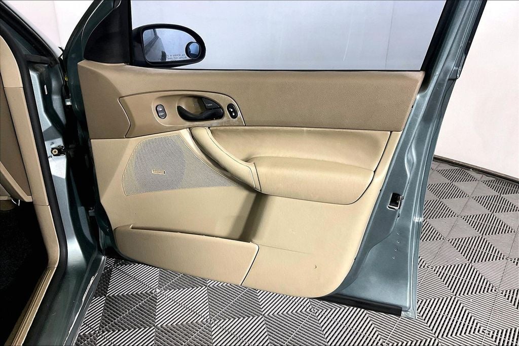 2005 Ford Focus ZX4 S
