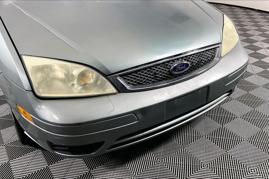 2005 Ford Focus ZX4 S