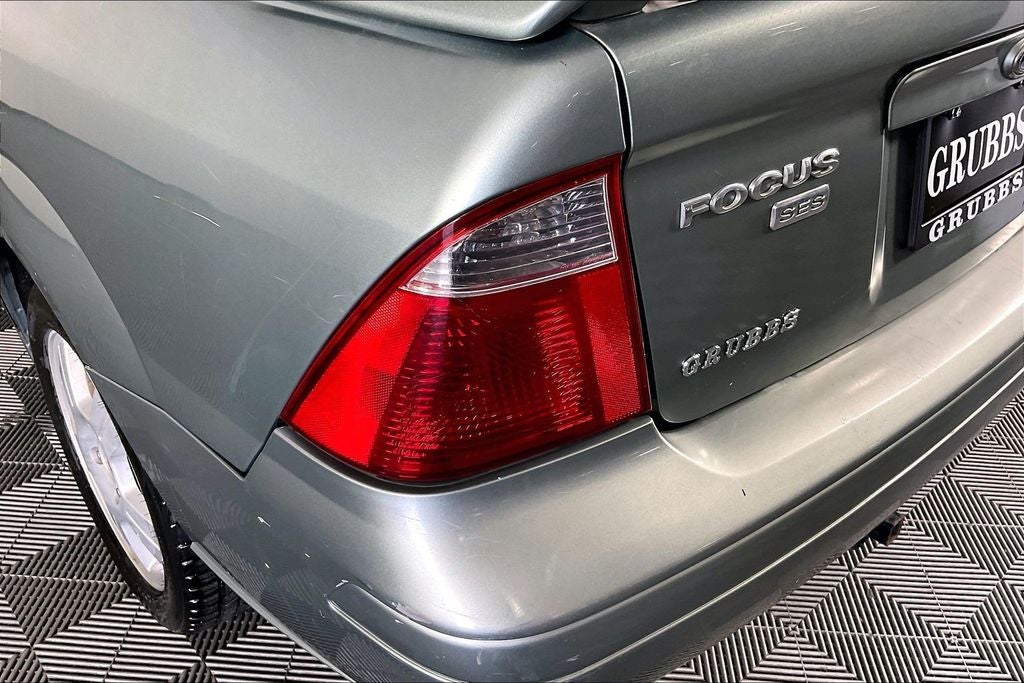 2005 Ford Focus ZX4 S