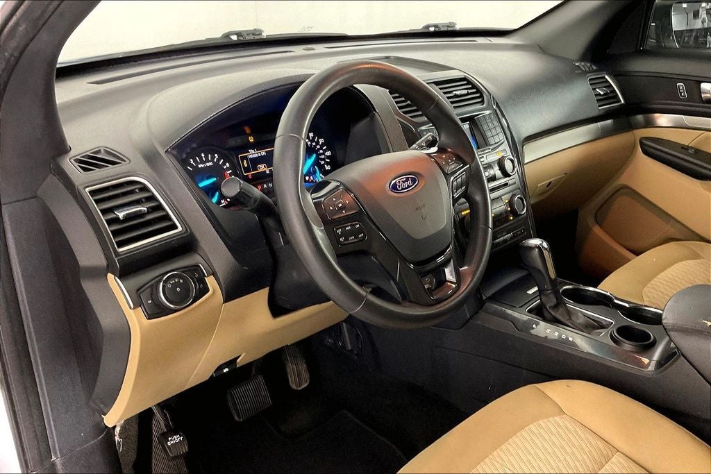 2017 Ford Explorer Base