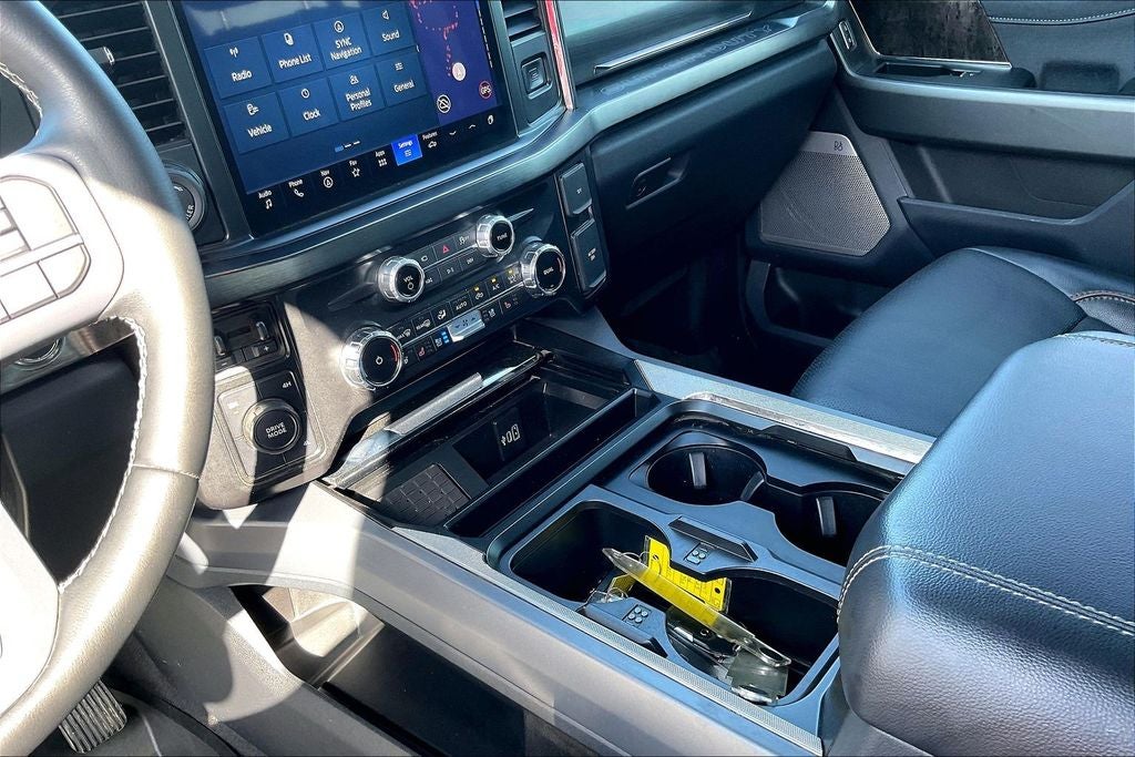 2025 Ford F-350SD Lariat DRW