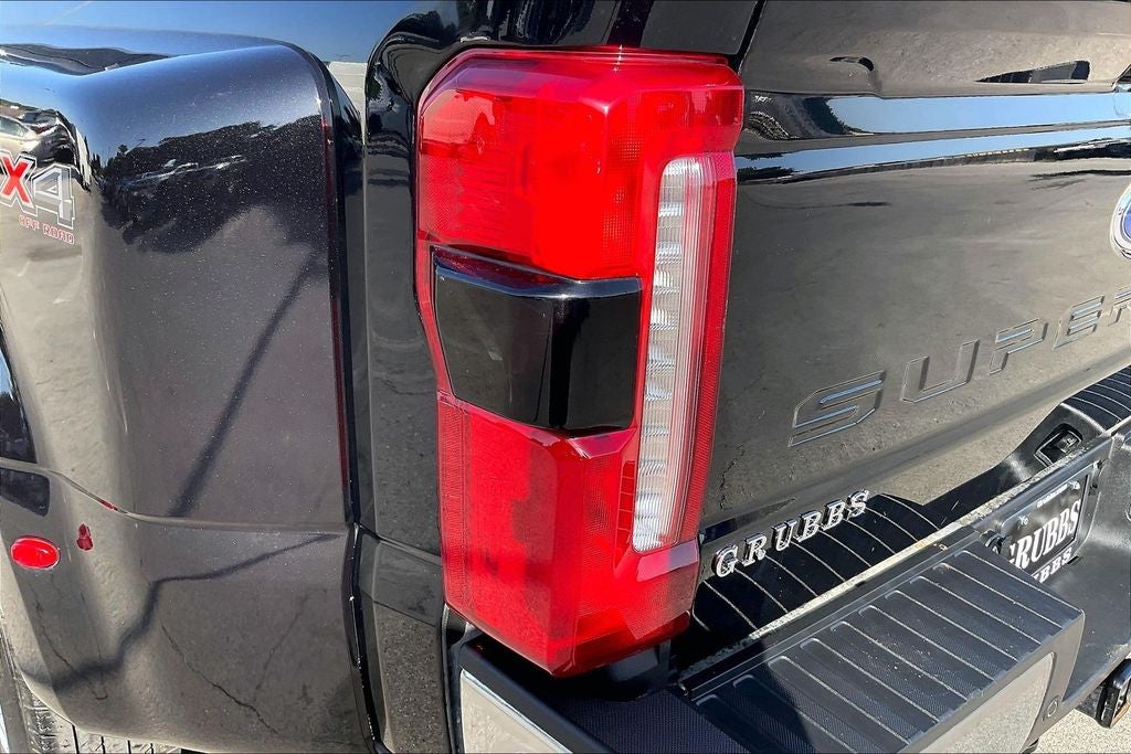 2025 Ford F-350SD Lariat DRW