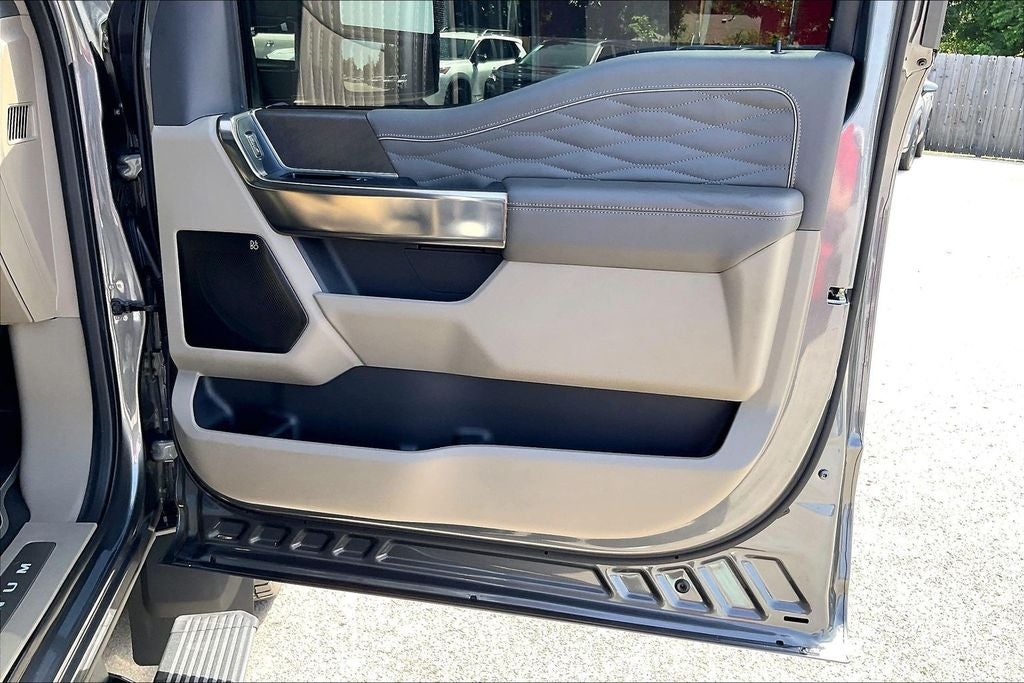 2025 Ford F-450SD Platinum DRW