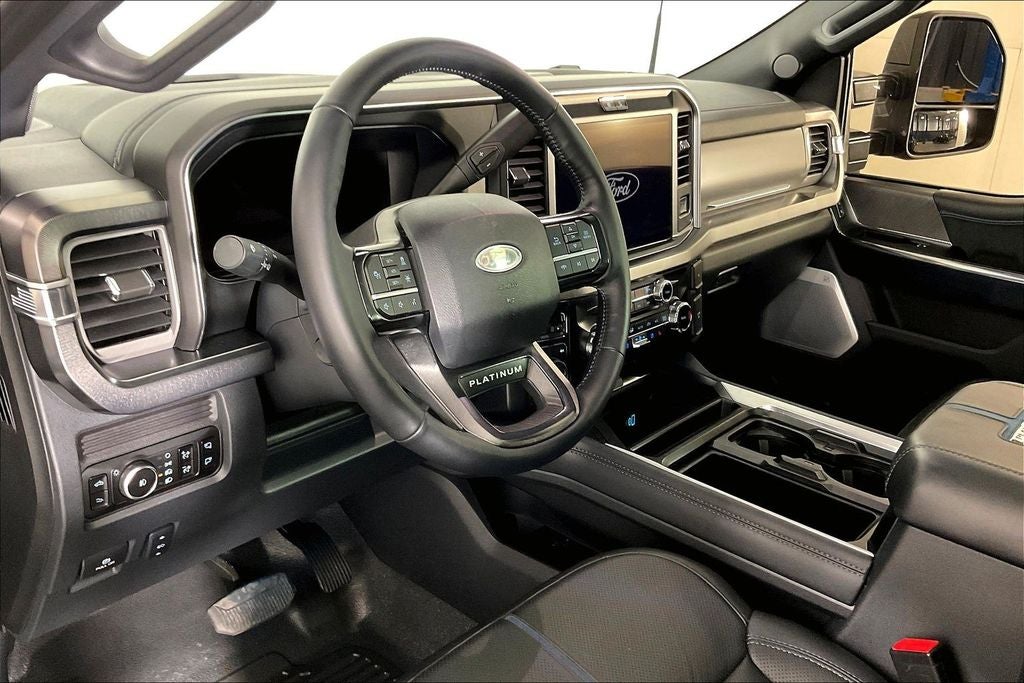 2025 Ford F-450SD Platinum DRW