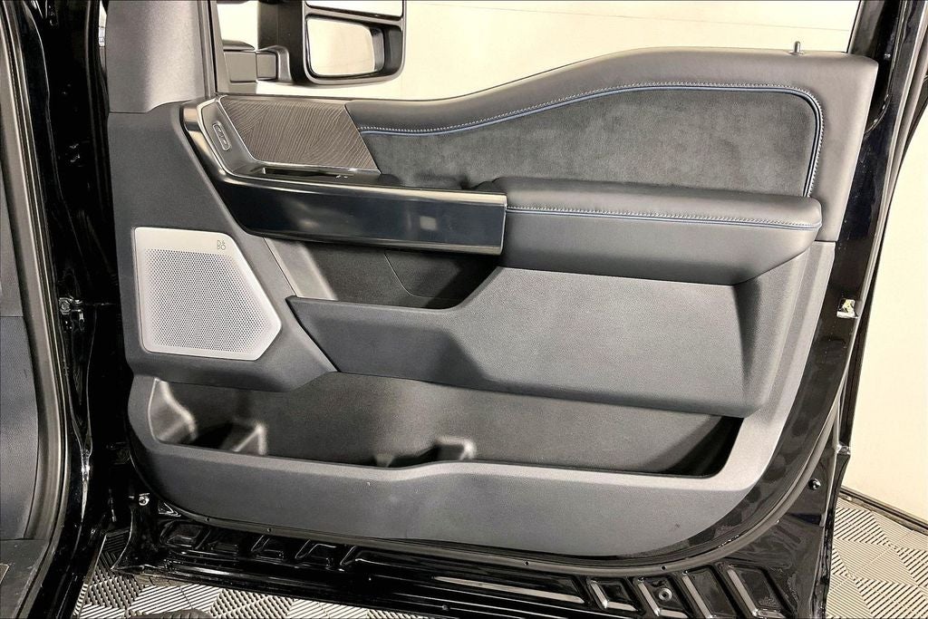 2025 Ford F-450SD Platinum DRW