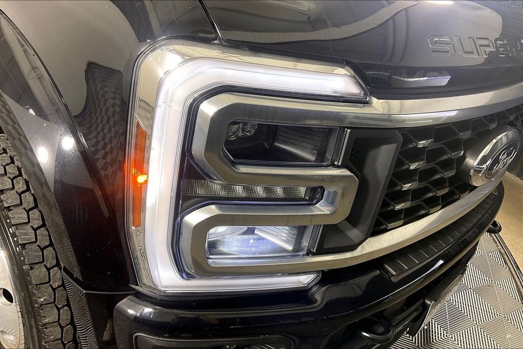 2025 Ford F-450SD Platinum DRW