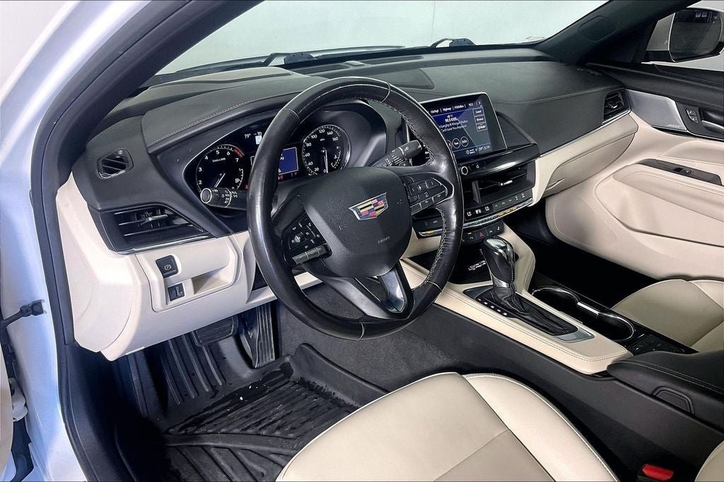 2023 Cadillac CT4 Luxury