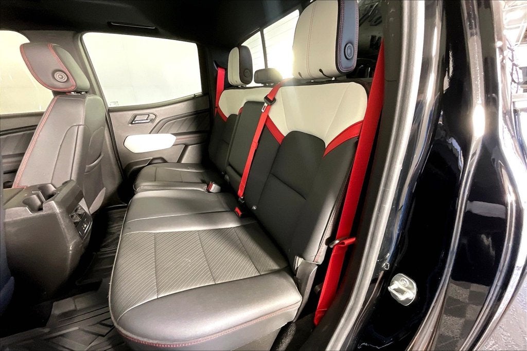 2025 GMC Canyon AT4