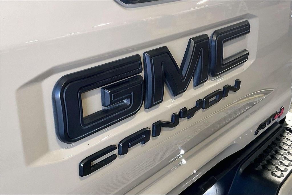 2023 GMC Canyon AT4
