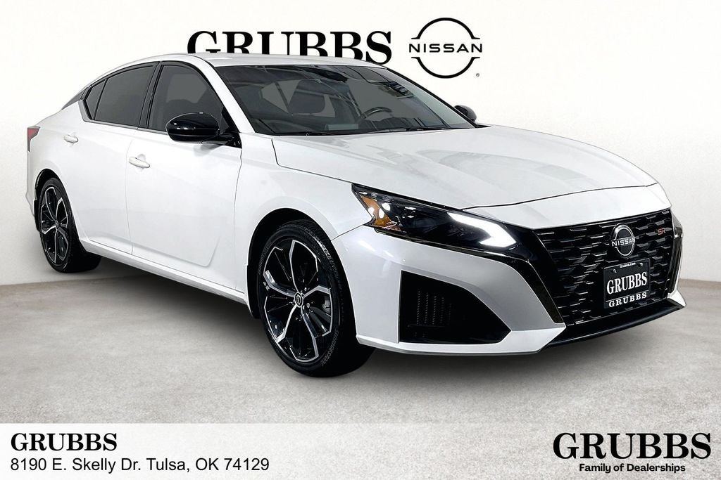 2023 Nissan Altima 2.5 SR's photo