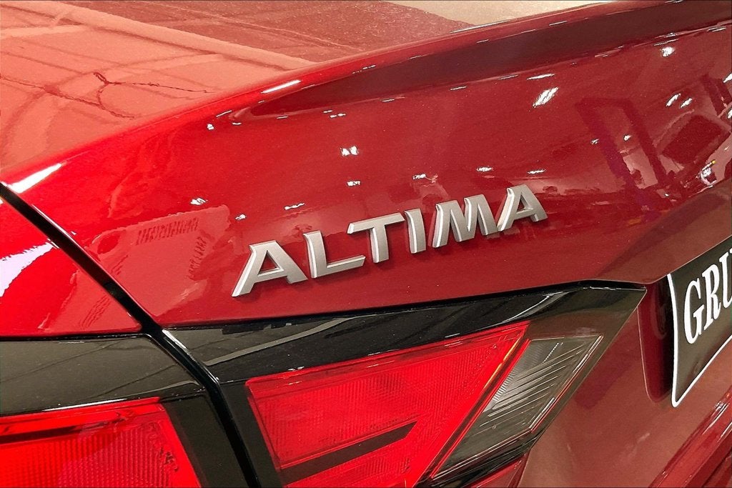 2026 Nissan Altima SR