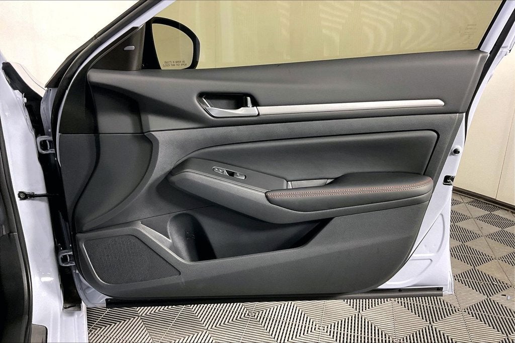 2026 Nissan Altima SR