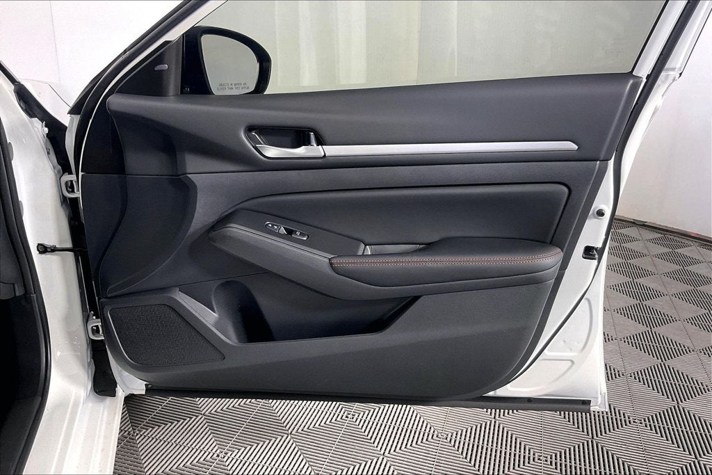 2026 Nissan Altima SR