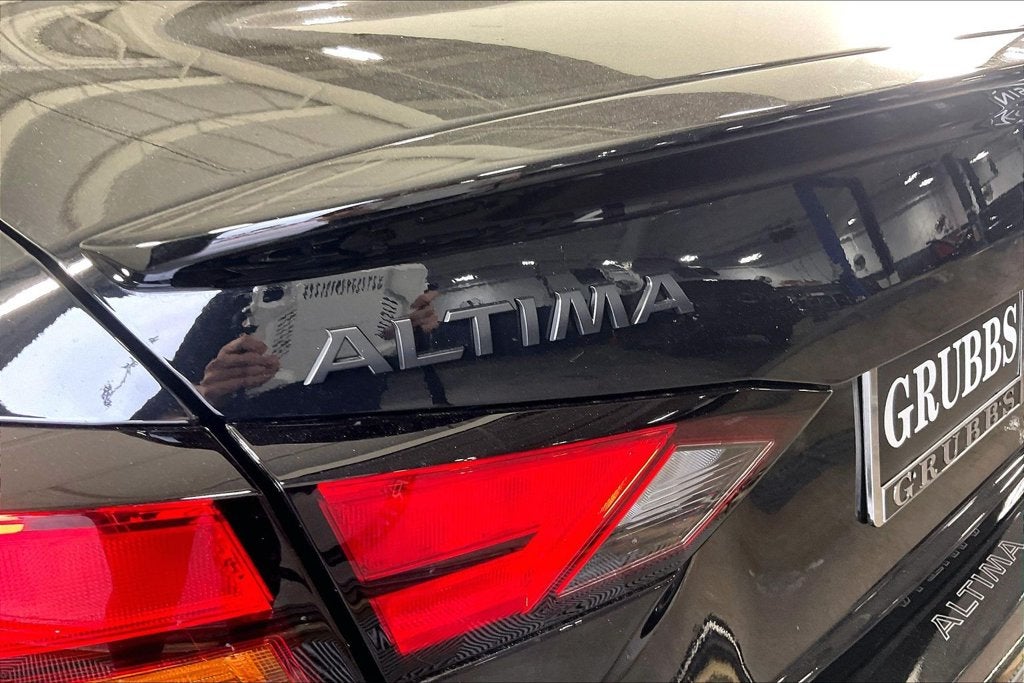 2026 Nissan Altima SR Midnight Edition®