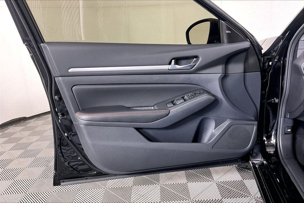 2026 Nissan Altima SR Midnight Edition®