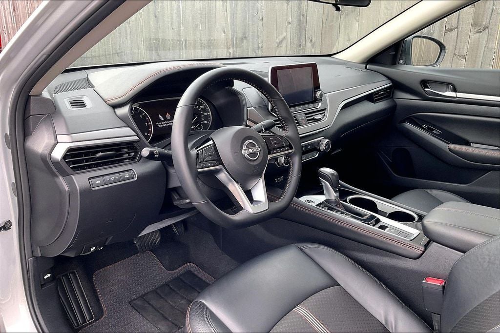2025 Nissan Altima SR