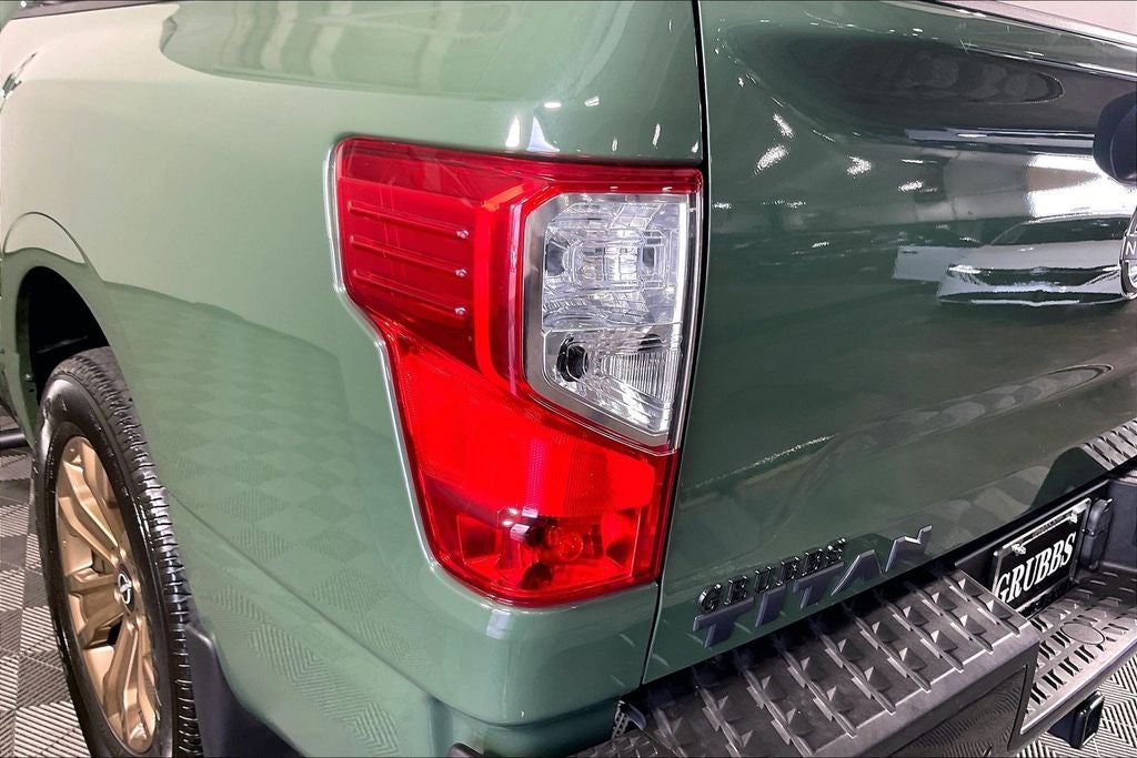 2024 Nissan Titan SV