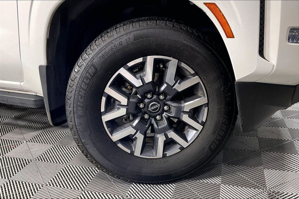 2024 Nissan Frontier SL