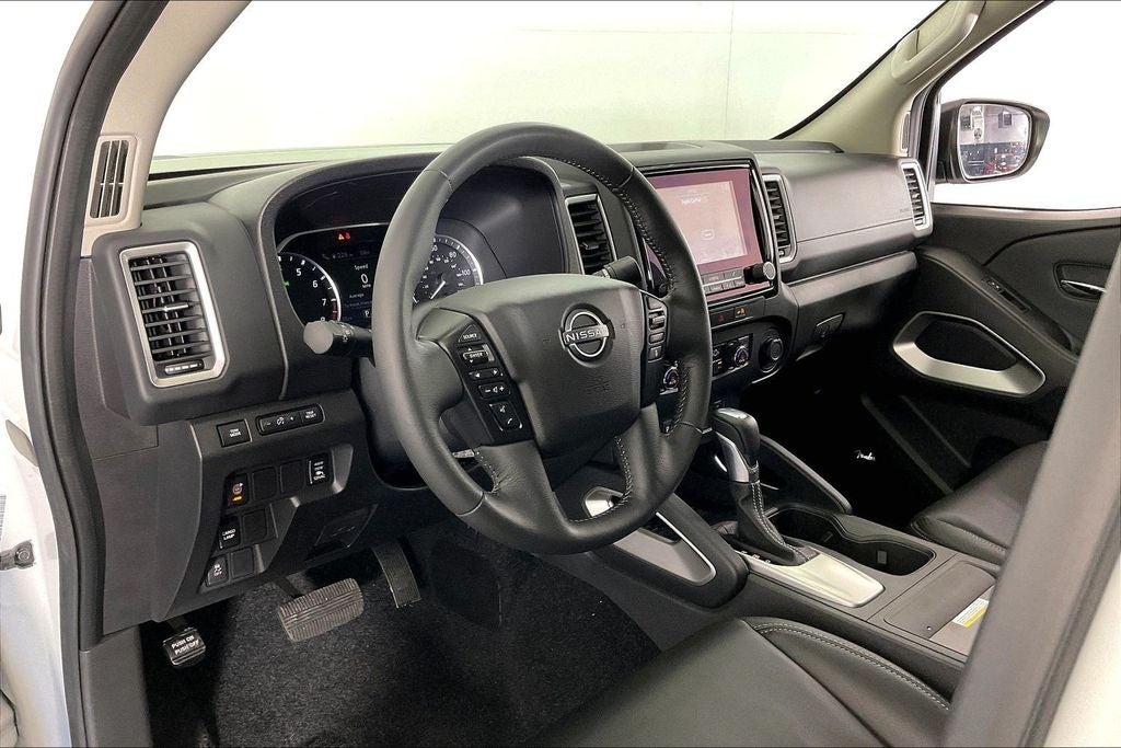 2024 Nissan Frontier SL