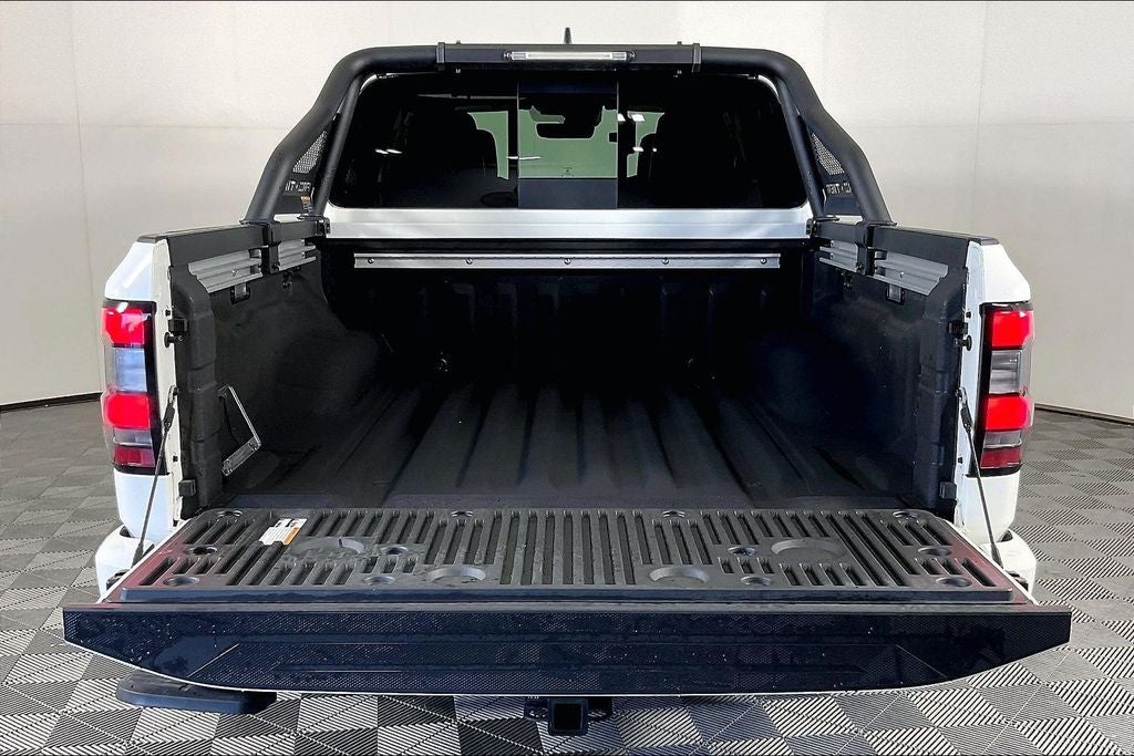 2024 Nissan Frontier SL