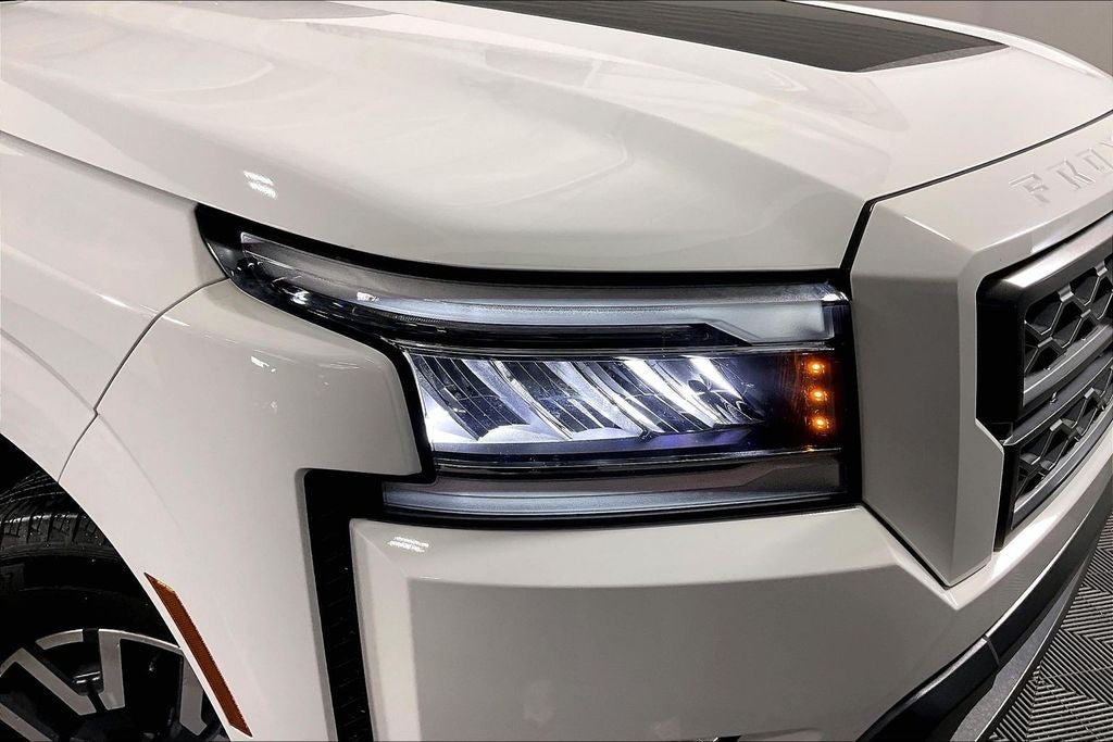 2024 Nissan Frontier SL