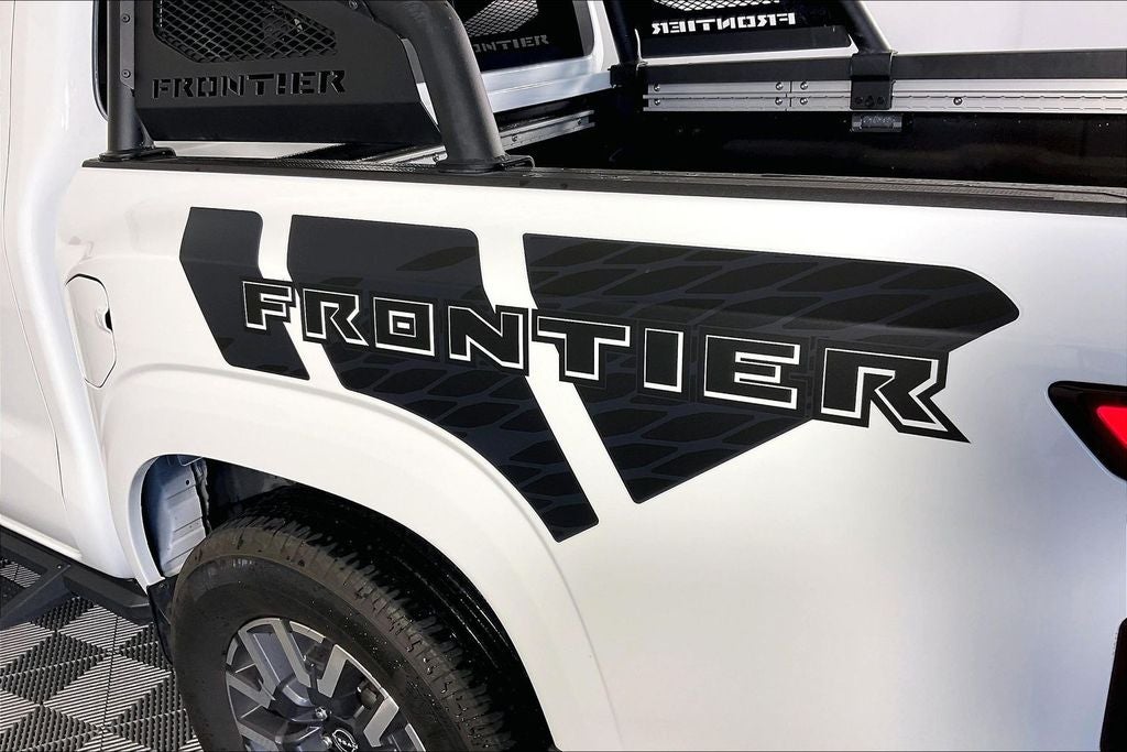 2024 Nissan Frontier SL