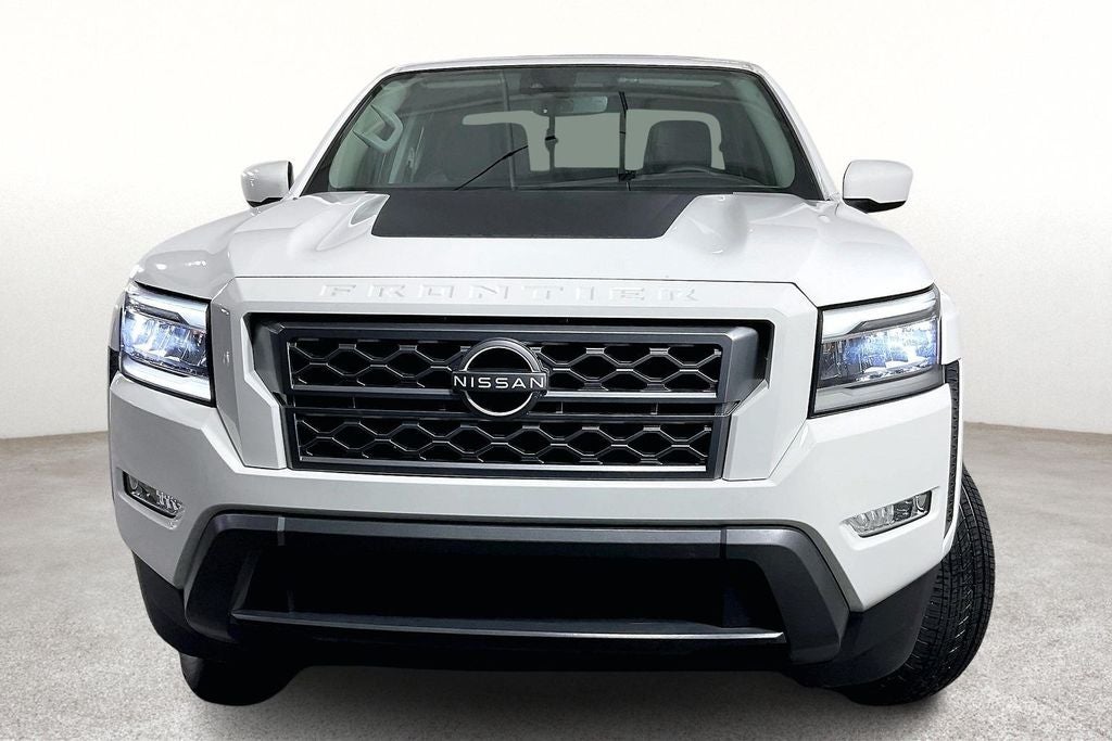 2024 Nissan Frontier SL