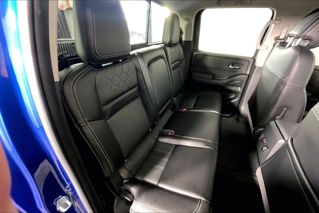 2024 Nissan Frontier Crew Cab SL