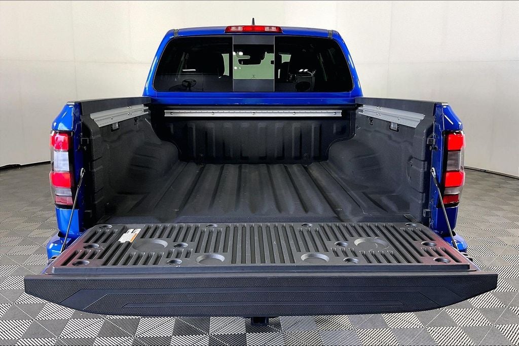 2024 Nissan Frontier Crew Cab SL