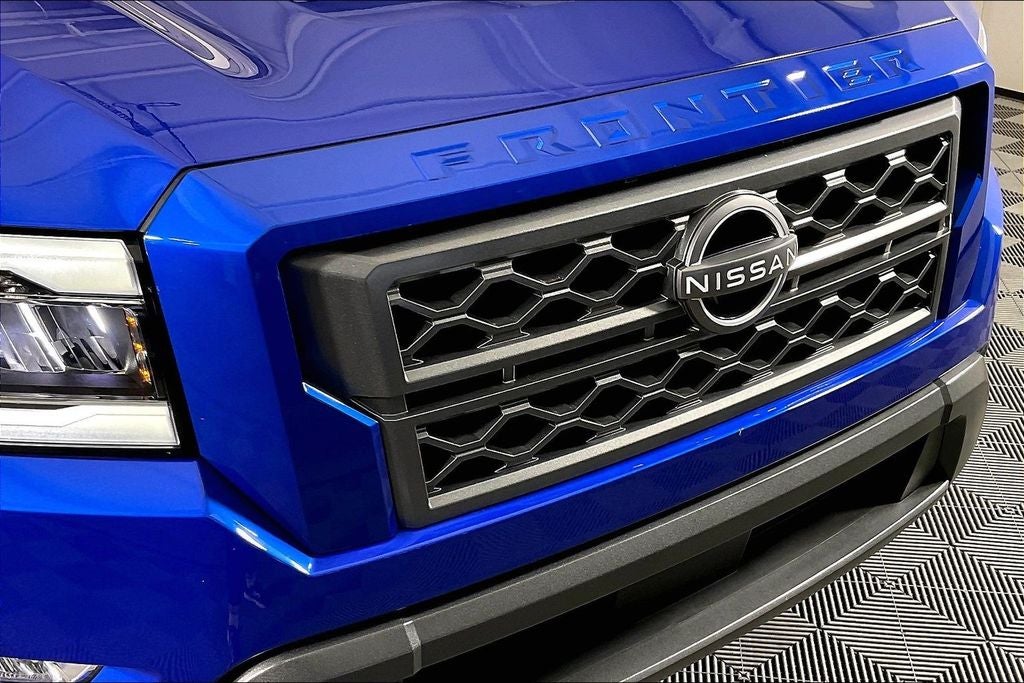 2024 Nissan Frontier Crew Cab SL