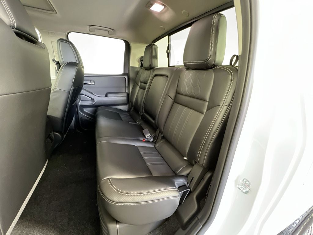 2024 Nissan Frontier Crew Cab SL