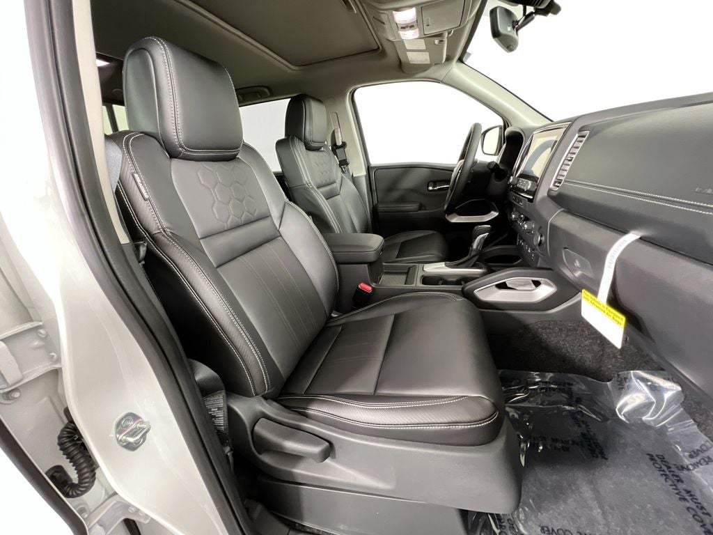 2024 Nissan Frontier Crew Cab SL