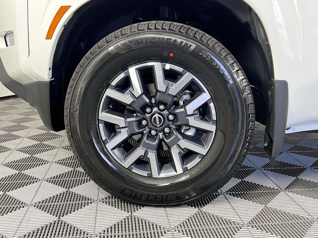 2024 Nissan Frontier Crew Cab SL