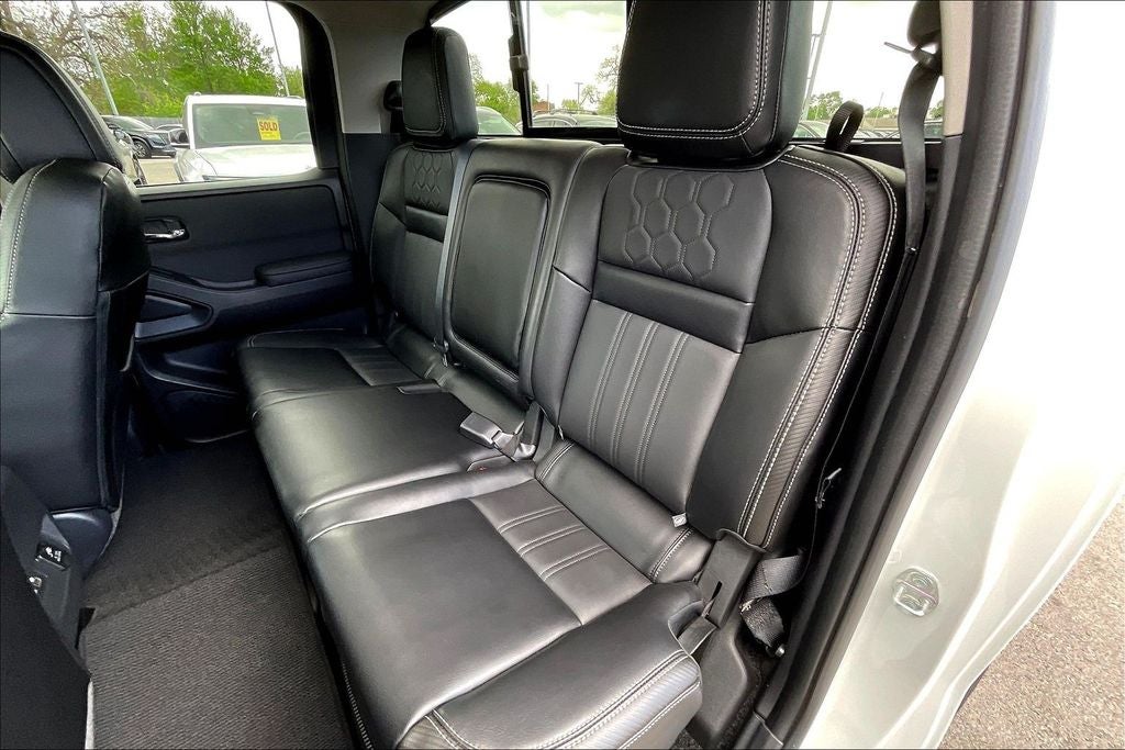 2024 Nissan Frontier Crew Cab SL