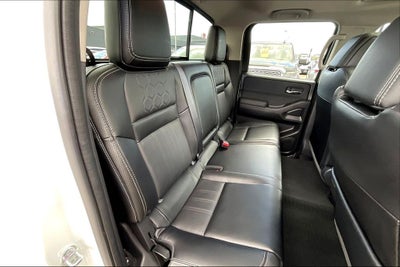 2024 Nissan Frontier Crew Cab SL