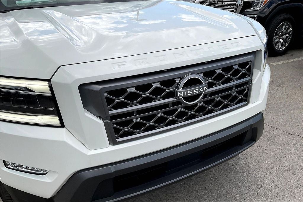 2024 Nissan Frontier Crew Cab SL