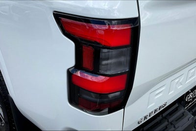 2024 Nissan Frontier Crew Cab SL