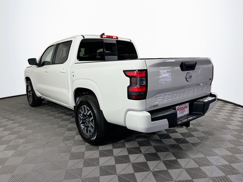 2024 Nissan Frontier Crew Cab SL