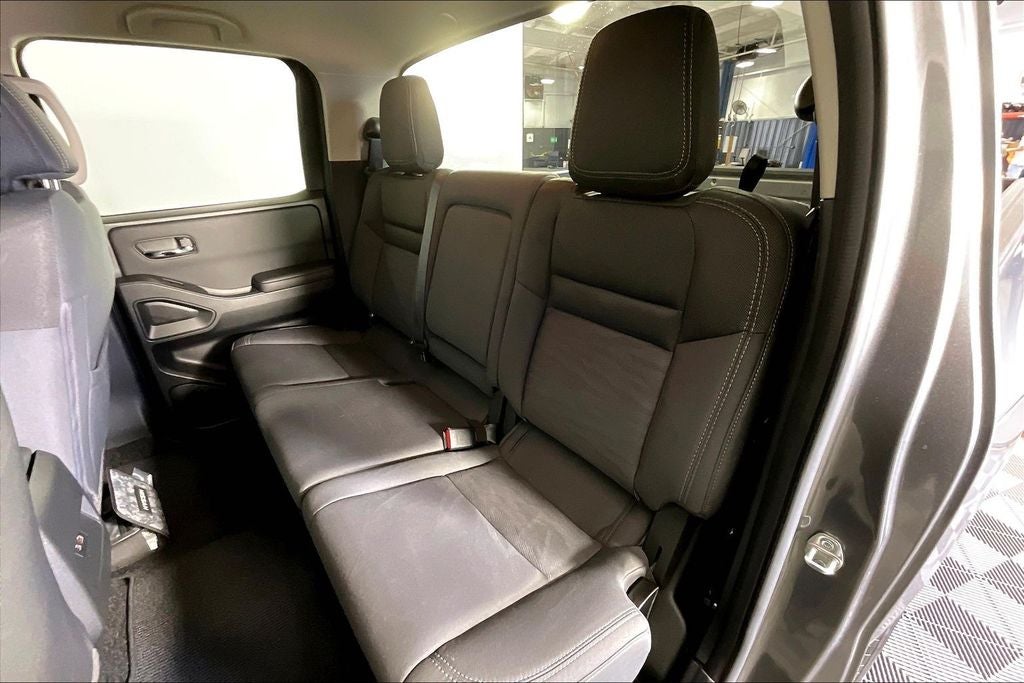 2024 Nissan Frontier SV