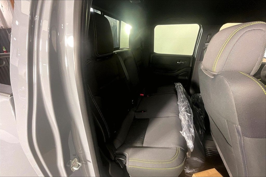 2027 Nissan Frontier Crew Cab SV