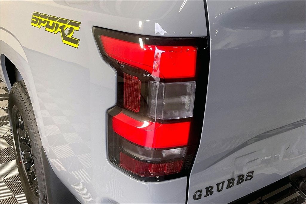 2027 Nissan Frontier Crew Cab SV