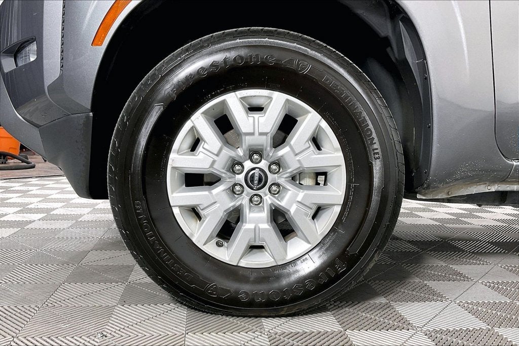 2024 Nissan Frontier SV