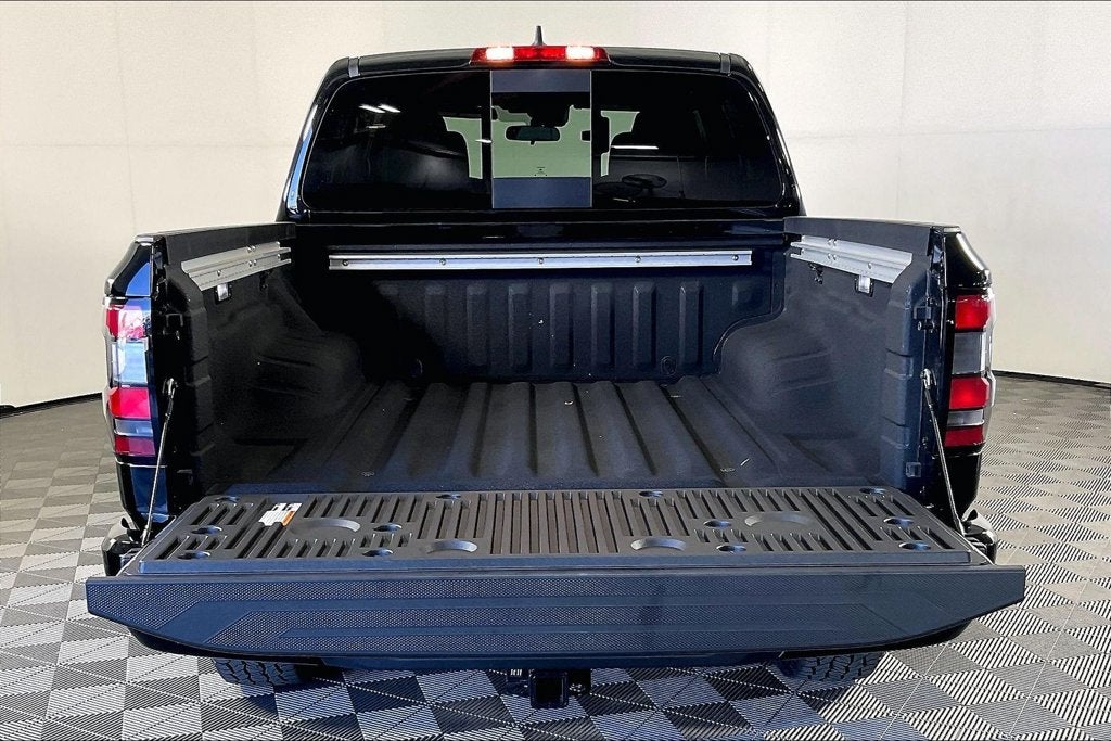 2027 Nissan Frontier SV