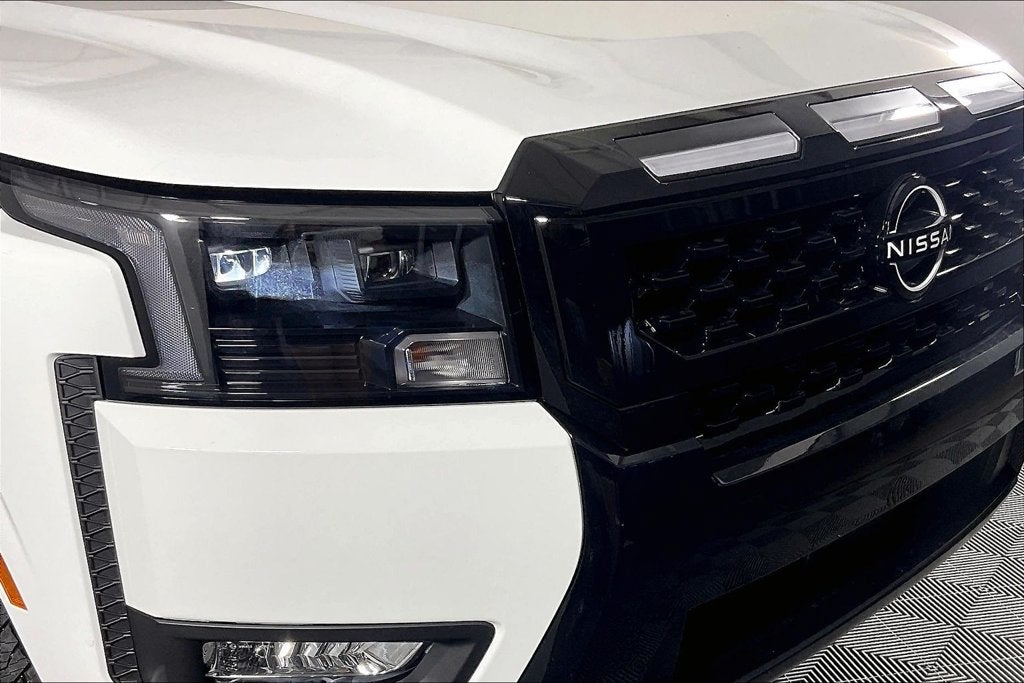 2027 Nissan Frontier SV