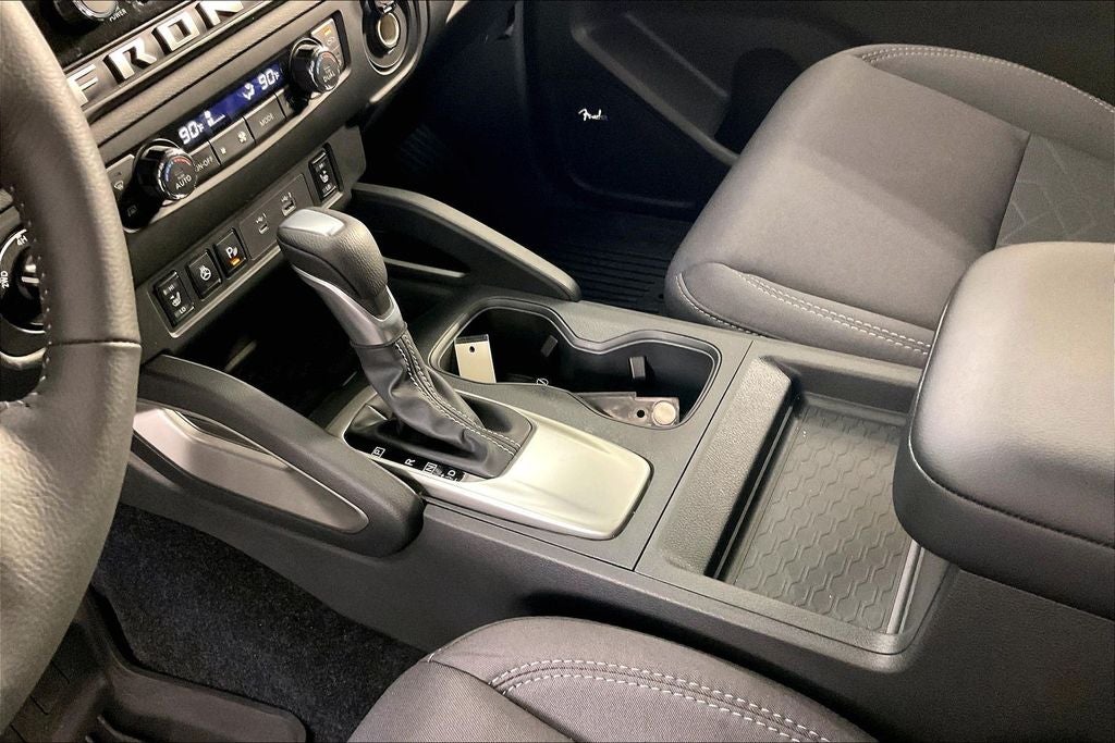 2025 Nissan Frontier Crew Cab SV